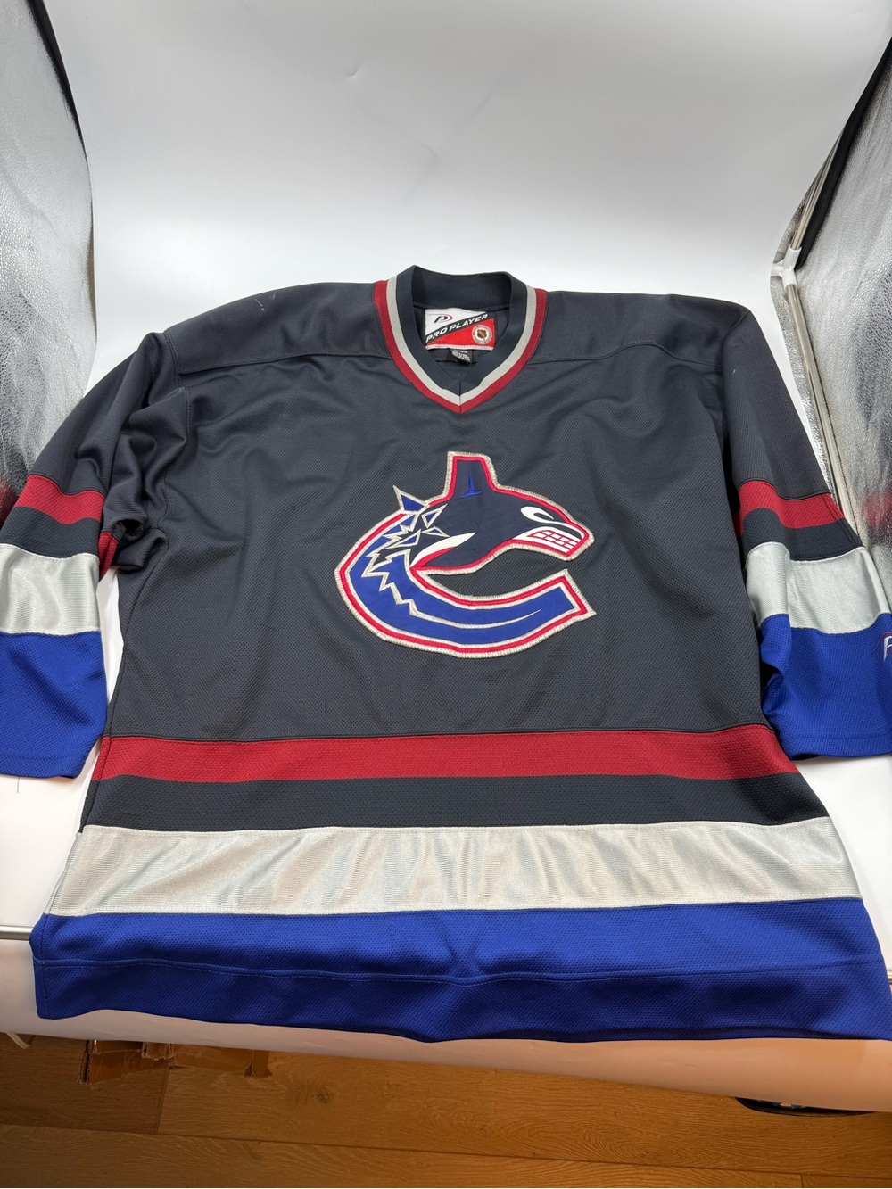 Vintage Pro-player Vancouver Canucks Jersey Size Xl